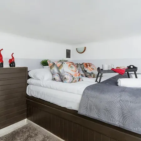 Studio Dietla Cracow By Renters Apartment Krakow